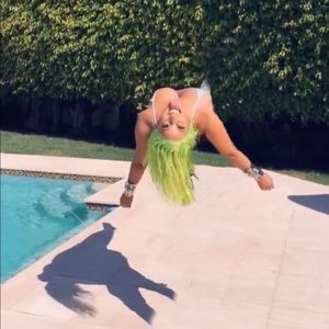 Meet your Posher, Shelby